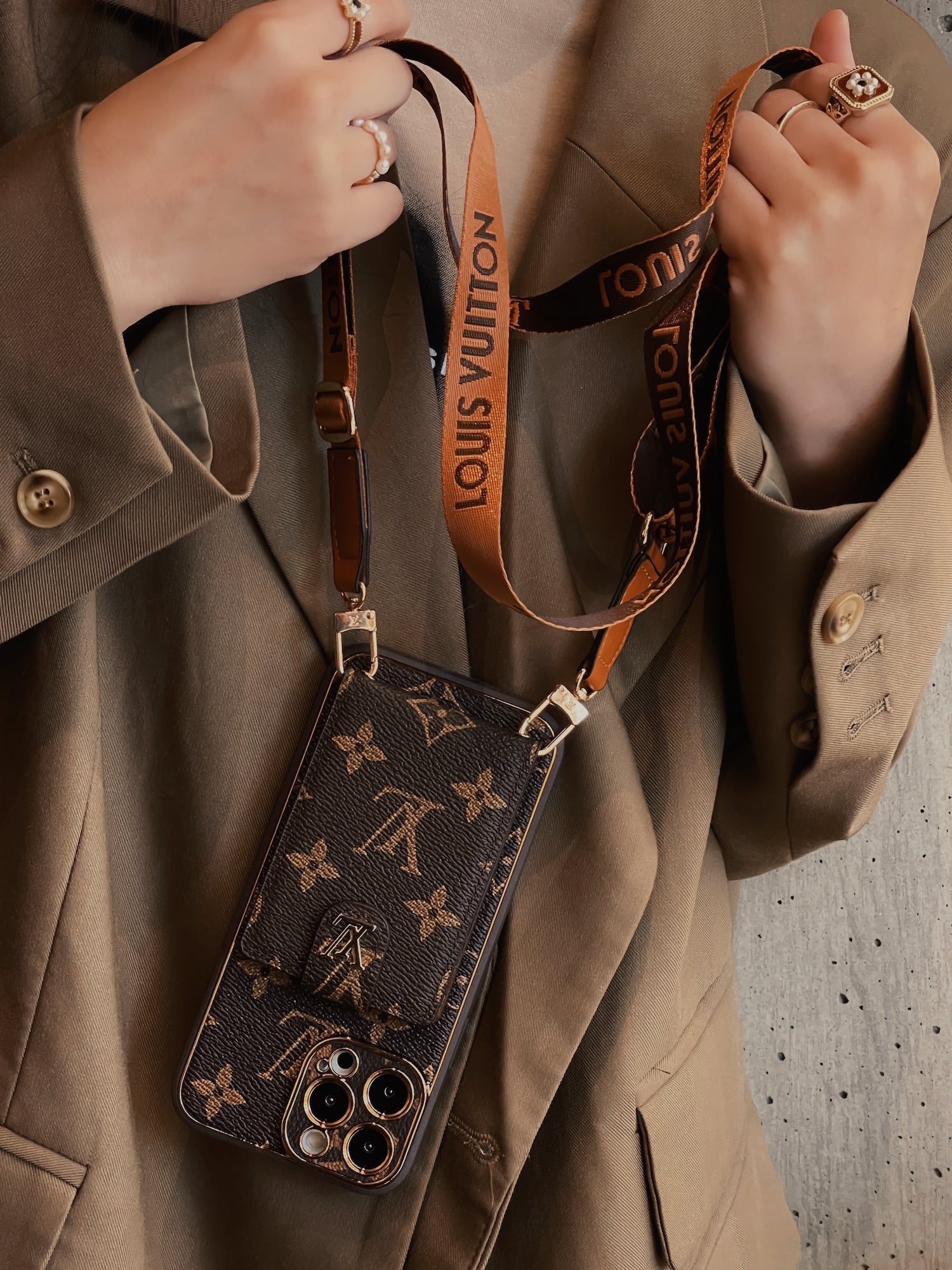 L BAG GOLD DETAILS - Limited Armor LTD