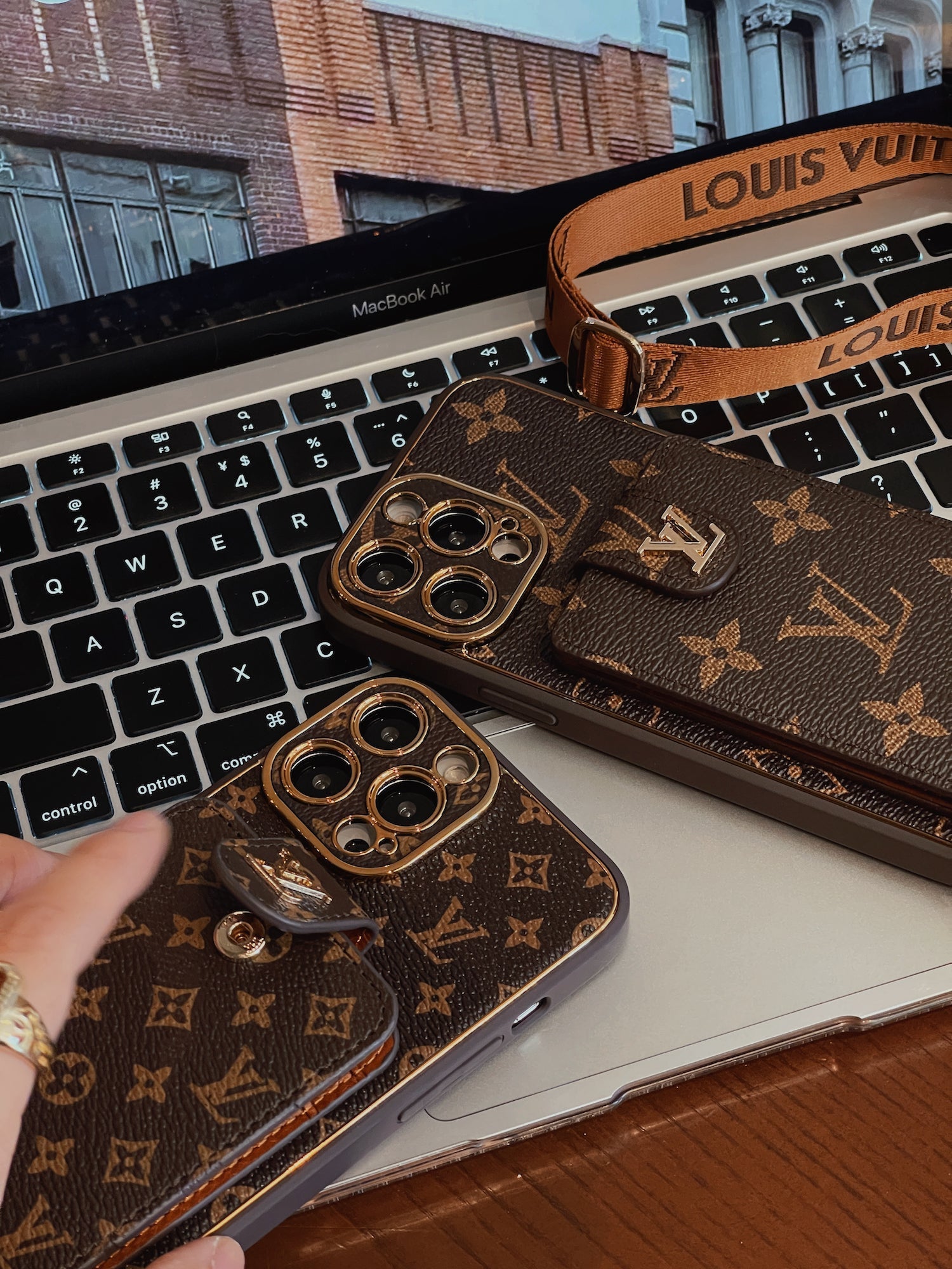 L BAG GOLD DETAILS - Limited Armor LTD