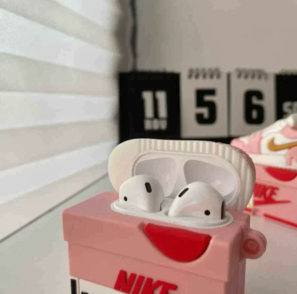 J Classic AirPods Case