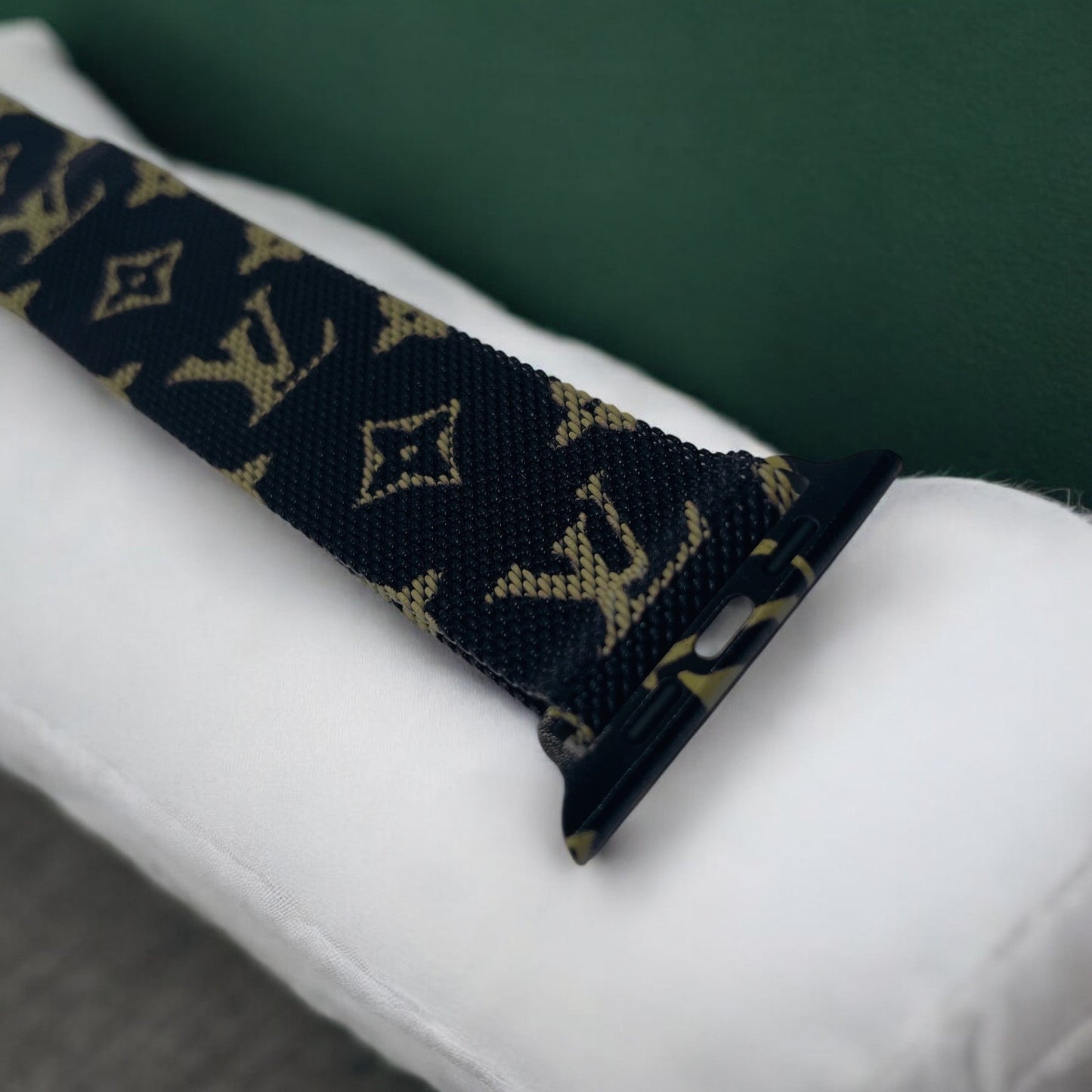 Mono Milanese Apple Watch Band - Limited Armor LTD